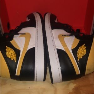 Air Jordan 1 | High OG yellow toe taxi